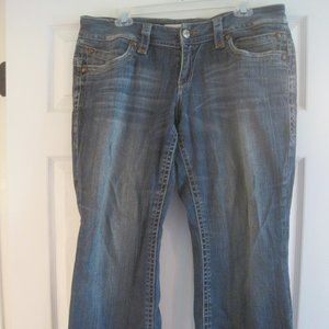 VENEZIA LANE BRYANT MEDIUM WASH DENIM CAPRI JEANS